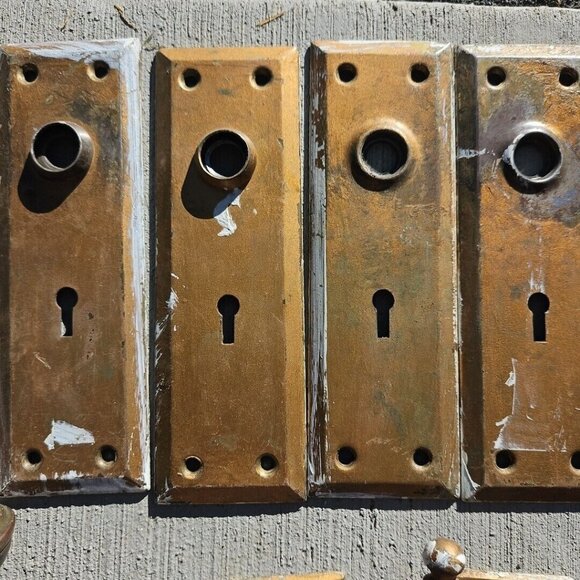 Vintage Brass Door Hardware Lot Antique Knobs Lock Chamber Cover Hinges Screws - Picture 7 of 16